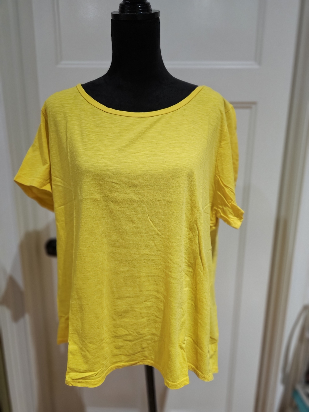 crown & ivy Bright Yellow Scoop Neck Short Sleeve Tee